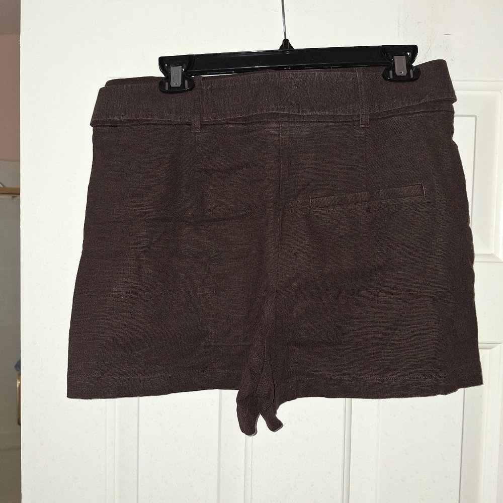 Express Shorts - Picture 5 of 9
